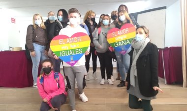 LA XIII SEMANA CULTURAL DEL IES FELIPE II ‘YO Y MIS CIRCUNSTANCIAS’ ACOGE LA CHARLA SOBRE AUTOESTIMA “QUIÉRETE Y MUCHO’