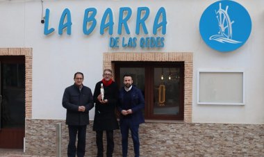 El AYUNTAMIENTO DE MAZARRÓN HACE ENTREGA DEL GALARDÓN A LA MEJOR TAPA DE LA RUTA DE LAS FIESTAS DEL MILAGRO AL RESTAURANTE “LA BARRA DE LAS REDES”