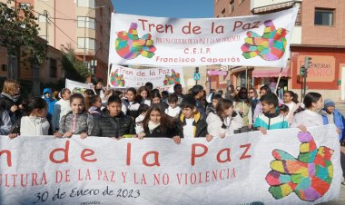 LOS COLEGIOS DEL MUNICIPIO CELEBRAN EL DÍA ESCOLAR DE LA NO VIOLENCIA Y LA PAZ