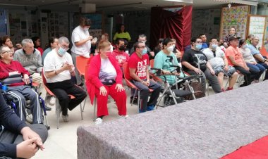 POLÍTICA SOCIAL I  EL CENTRO DE DÍA DE PERSONAS CON DISCAPACIDAD PARTICIPA EN UN CUENTA CUENTOS