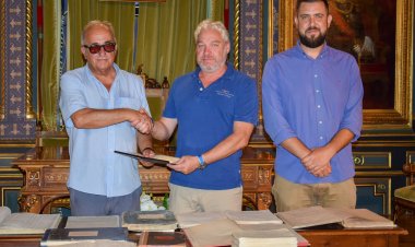 Fernando Berenguer dona al Archivo Municipal documentación sobre la industria minera.