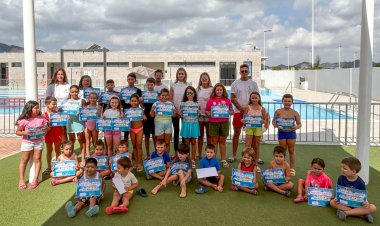 Los cursos de verano de natación finalizan con cerca 400 inscripciones.