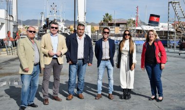 La concejala de Puerto de Mazarrón y Pesca y el director general de Litoral y Puertos unir esfuerzos para potenciar el puerto pesquero.
