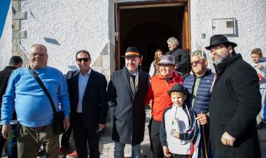 Las Balsicas celebran sus fiestas de Los Rebuznos en una oda a la tradición popular.