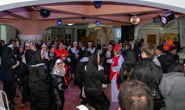 El Carnaval de Mazarrón calienta motores con la cena de convivencia entre peñas y comparsas