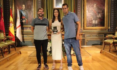 Reciben a la reciente campeona de España de longitud  Maria Isabel Carrillo