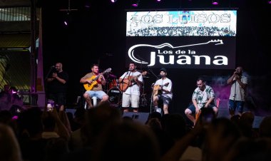 El pasado sábado 13 de julio, la Lonja de Pescadores se llenó de música con los conciertos de Los de la Juana, Los Luisos y Kiko & Shara.
