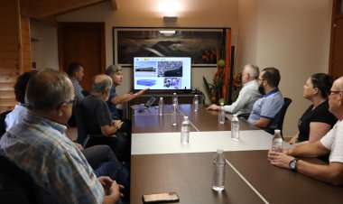 La Universidad de Valencia encargada de la extracción del barco fenicio ha querido mantener una reunión con el Ayuntamiento de Mazarrón con motivo de la próxima extracción del barco.