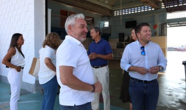 El alcalde Ginés Campillo @gines_campillo, junto a la concejal de Puerto y Pesca, Ana Ruiz @anaruiz_fitness, han recibido la visita del director general de Pesca,