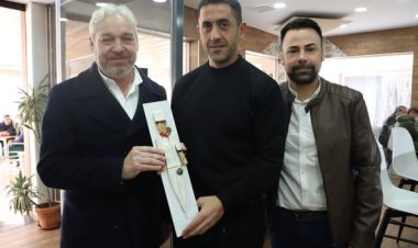 El alcalde @gines_campillo, y el concejal de Festejos @miguelangelopm, han entregado los premios a los restaurantes ganadores de la Ruta de la Tapa de las Fiestas Patronales y las Fiestas del Milagro.