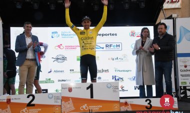 Victoria al sprint de Pablo Ortega en la primera etapa de la Vuelta al Guadalentín con final en Mazarrón.