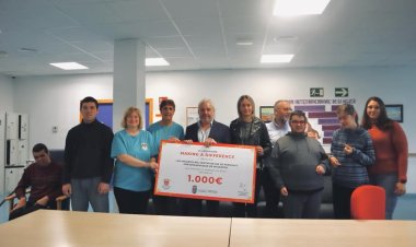 Esta mañana, la asociación “Making a Difference” ha donado 1.000 euros a los usuarios del Centro de Día de Personas con Discapacidad de Mazarrón.