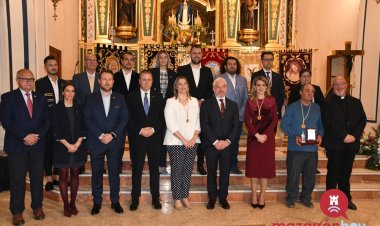 El pasado sábado, Raquel Sáez tuvo el honor de realizar el pregón de la Semana Santa de Mazarrón, marcando el inicio oficial de esta celebración llena de fe y emoció