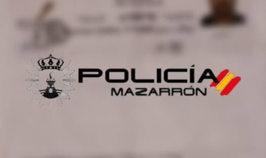Se investiga a un conductor por un presunto delito de FALSEDAD DOCUMENTAL al exhibir a los agentes una reproducción digital de un permiso de conducir extranjero que reviste indicios de falsedad.