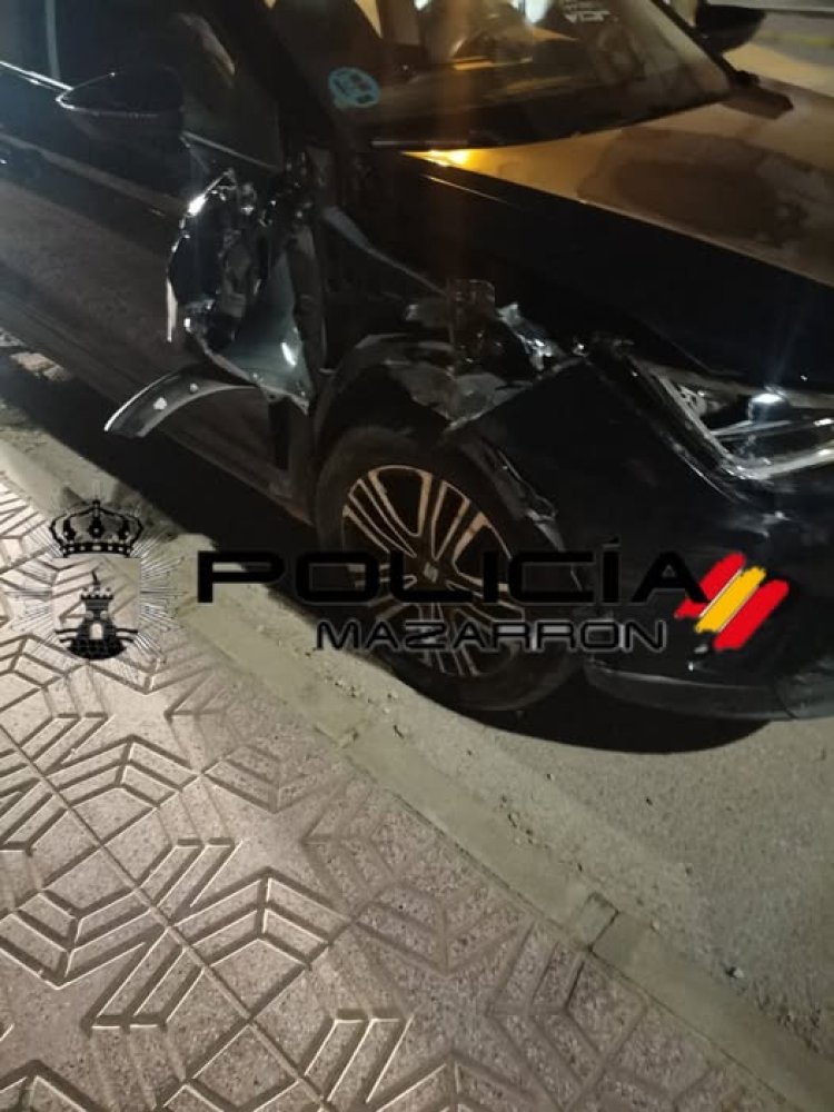 La Policia Local instruye un atestado atestado de circulación con 6 vehículos implicados dónde el presunto responsable del siniestro se encontraba bajo la influencia de bebidas alcohólicas.