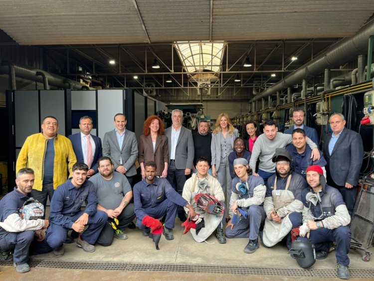 El Gobierno regional impulsa la formación específica para las empresas que se comprometen a contratar a los alumnos
