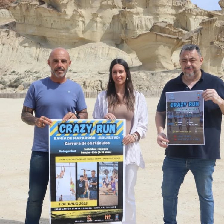 Esta mañana, la concejal de Juventud del Ayuntamiento de Mazarrón, Silvia García, ha presentado la Crazy Run Bahía de Mazarrón 2025