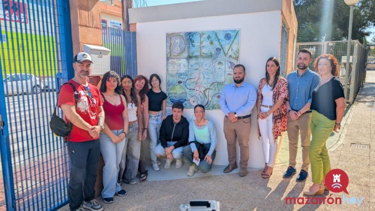 IES Antonio Hellín Costa inaugura el mural cerámico ‘Somos Diversos’
