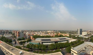 Más de cien llamadas al 1-1-2 informando de olor a humo/quemado. Parece que procede del gran incendio en Tarragona
