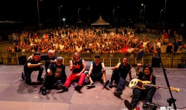 MARES DE PAPEL | +dManá vibró en el escenario de Mares de papel