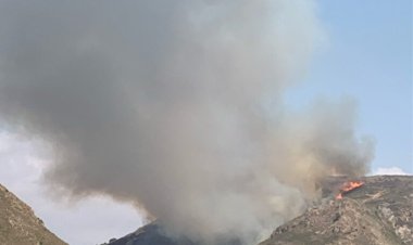 Servicios de emergencias intervienen en un incendio forestal en Cartagena. (Cuestas de Cedacero)