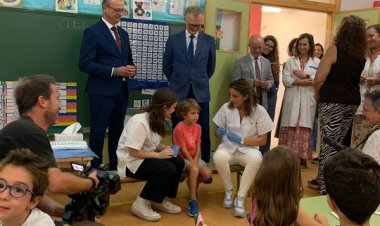 Cerca de 120.000 escolares inician el lunes la vacunación frente a la gripe en sus propios colegios para facilitar su inmunización