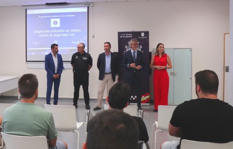 Los cursos de formación de policías locales pondrán el foco en enseñar a los agentes a manejar pistolas táser y drones
