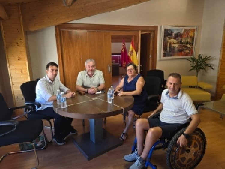 Mazarrón mejorará su accesibilidad gracias a un estudio del estado actual que se realizará junto a FAMDIF COCEMFE Murcia