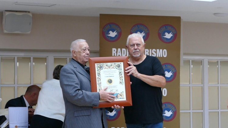 Cartagena acogió este martes 30 de septiembre la gala de entrega de los ‘Premios Nacionales de Turismo y de Gastronomía 2025’. En la gala se entregaron 40 premios entre los que se encuentran la Medalla de Oro al periodista mazarronero Pedro Chico Marín