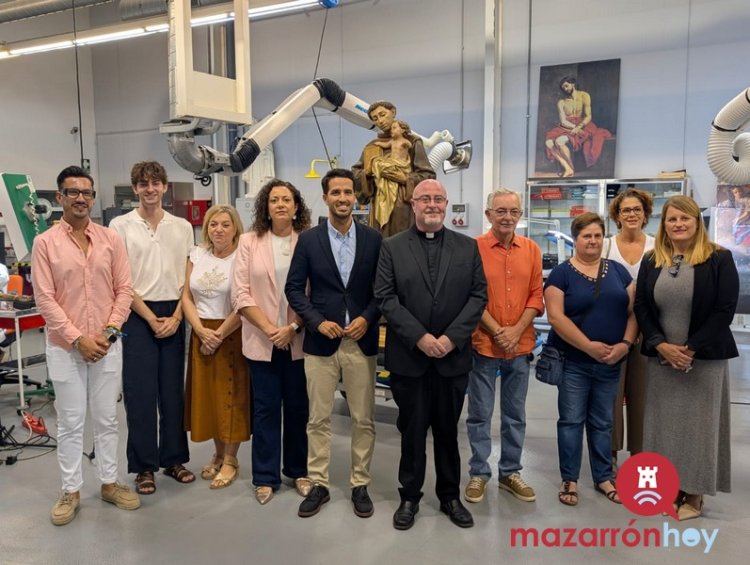 El Centro de Restauración interviene la escultura de San Antonio de Padua, patrón de Mazarrón, obra de González Moreno