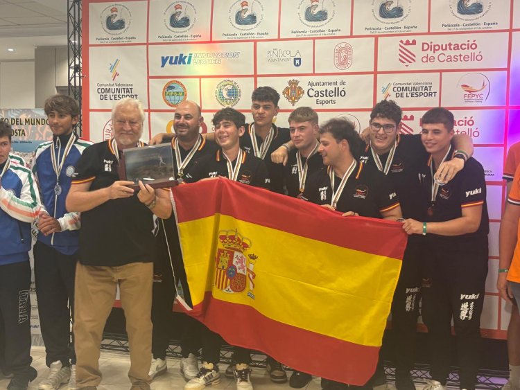 Nuestro compañero, amigo y orgullo del club, Alberto Ponce Garro, junto a la Selección Española de Pesca en modalidad Lanzado Mar-Costa, se ha proclamado ¡Campeón del Mundo!