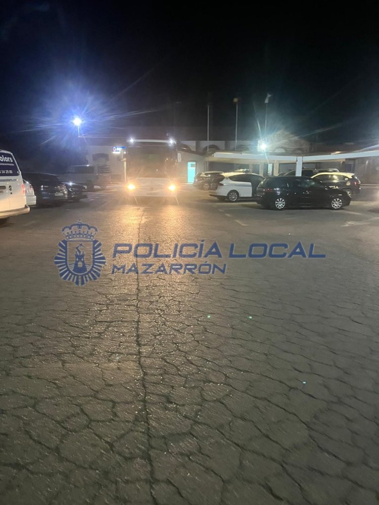 La brigada provincial de extranjería y fronteras de Murcia, en colaboración con la Policía Local de Mazarrón y la Inspección de Trabajo, ha llevado a cabo un importante operativo en la pedanía de Cañada de Gallego