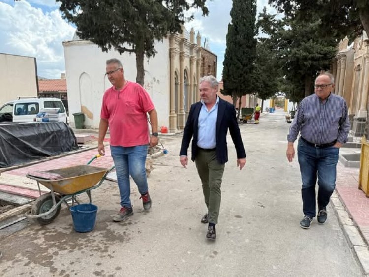 SERVICIOS | Reformas y reparaciones en los cementerios municipales