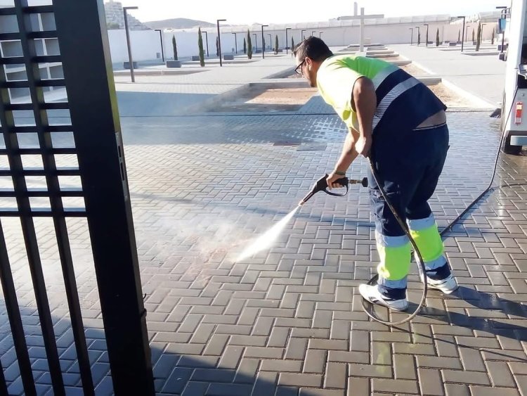 SERVICIOS | Reformas y reparaciones en los cementerios municipales