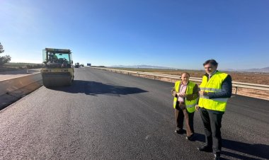 Fomento refuerza la seguridad vial en Alhama de Murcia con el reasfaltado de la autovía RM-23. La RM-23 enlaza con las autovías RM-2 Alhama-Campo de Cartagena y la RM-3 Totana-Mazarrón