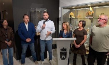 “Un Mundo de Papel” llega al Casino de Mazarrón. Un homenaje a la creatividad y el reciclaje artístico