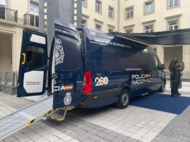 Ahora podrás hacer tu Pasaporte y DNI en Mazarrón, gracias al vehículo VIDOC de Policía Nacional