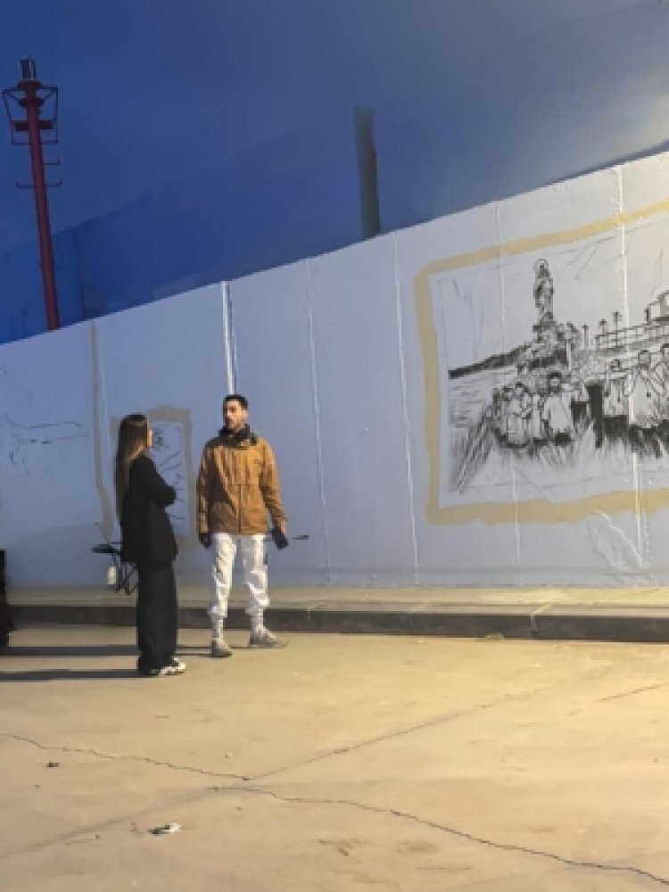 Mazarrón rinde homenaje a la historia de sus pescadores con un mural artístico de gran formato en el puerto pesquero
