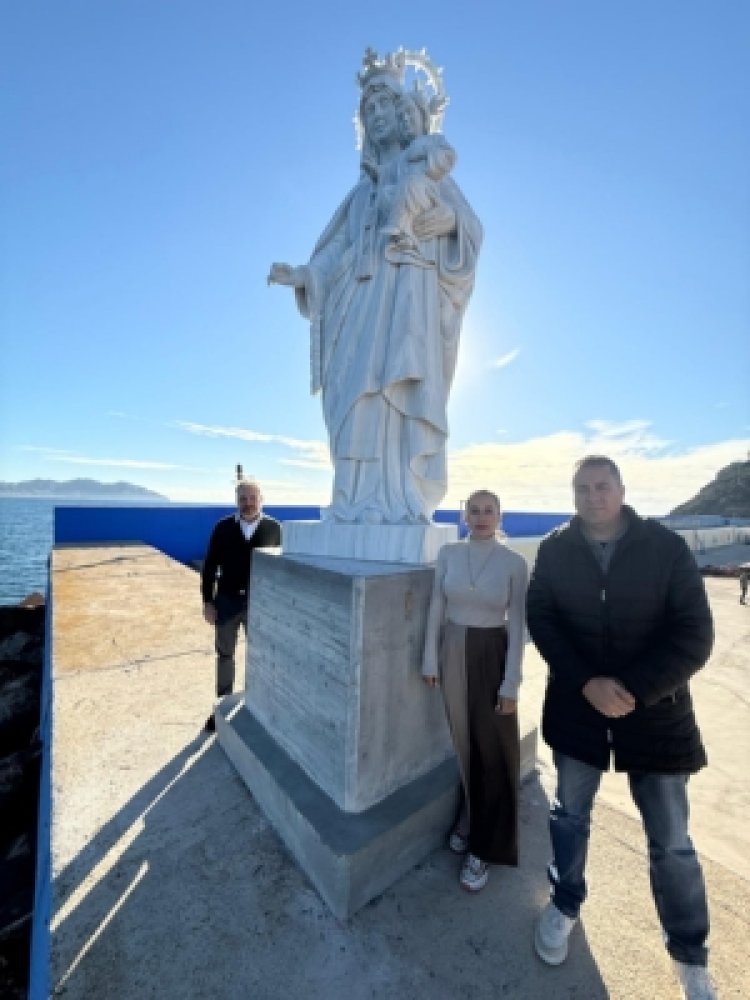 Arte, tradición y fe en Puerto de Mazarrón con la inauguración de una escultura de la Virgen del Carmen en su muelle pesquero