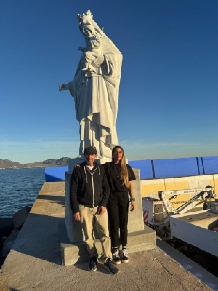 Arte, tradición y fe en Puerto de Mazarrón con la inauguración de una escultura de la Virgen del Carmen en su muelle pesquero
