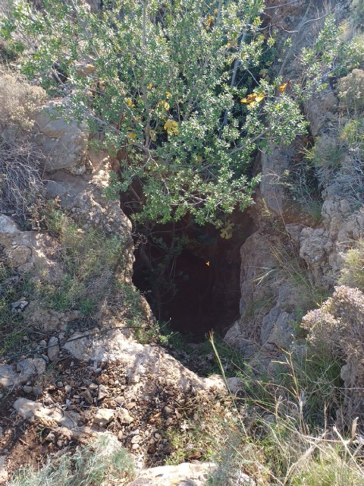 Muere un hombre mientras buscaba minerales en una mina abandonada en la sierra minera de Cartagena