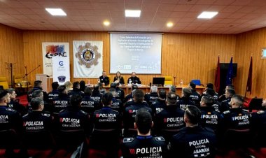 Un total de 35 agentes de las policías locales de ocho municipios inician su formación para inspector, subinspector o comisarioprocedentes de las policías locales de Cartagena, Mazarrón, Molina de Segura, Abarán, Águilas, Alcantarilla, Lorca y Moratalla.