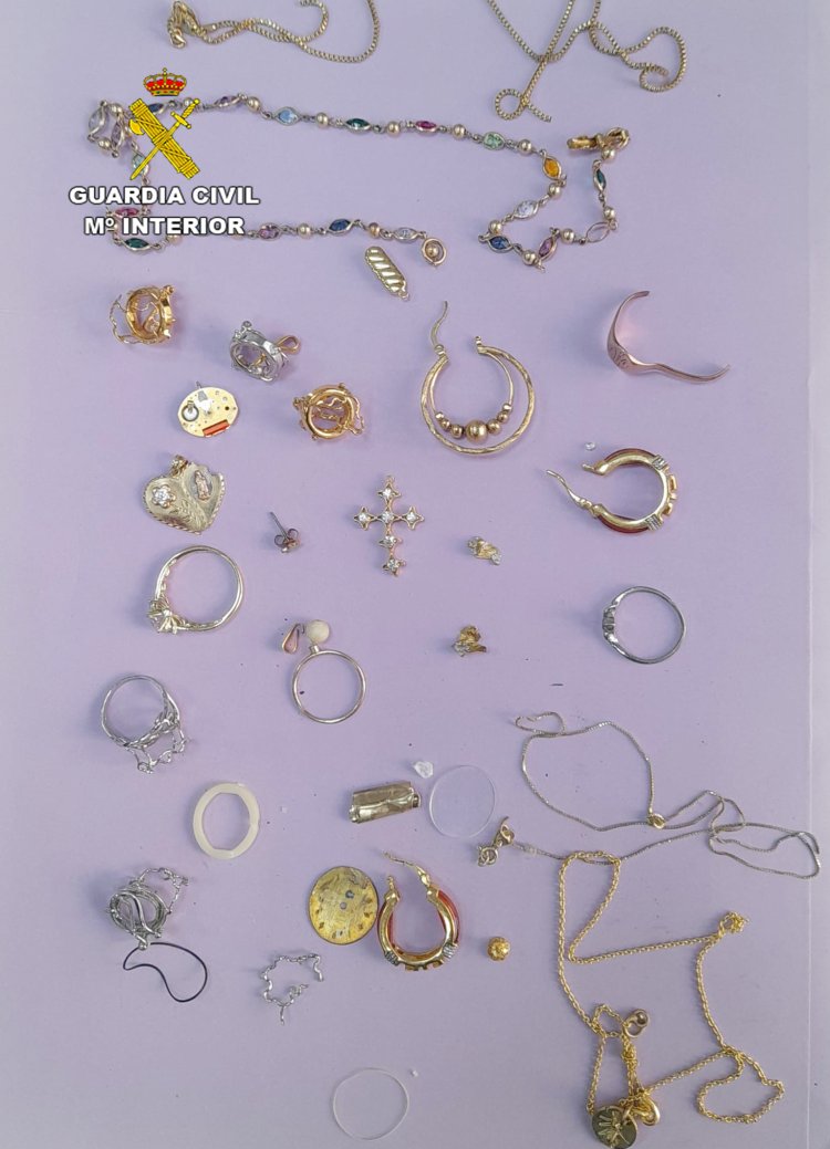 La Guardia Civil desarticula un grupo criminal al que atribuye más de un centenar de robos en gasolineras, comercios y viviendas