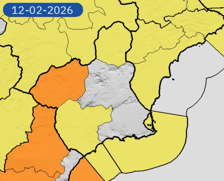 Meteorología advierte de que mañana jueves continúan los avisos por viento y temporal en la costa