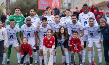 Atlético Santa Cruz 1-1Mazarron Fc. Partido correspondiente a la 27a jornada del campeonato de 3aRFEF entre el séptimo clasificado y el quinto(Mazarron FC). Otro gran desplazamiento de la afición mazarronera, con más de 150 aficionados de Mazarrón