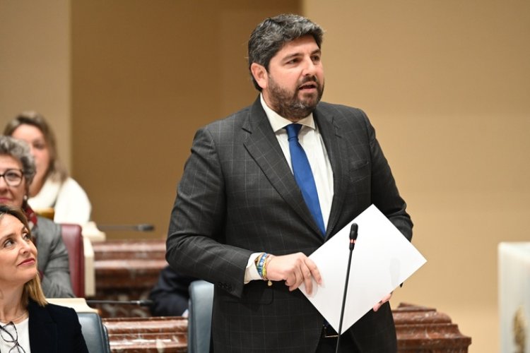 López Miras anuncia un primer paquete de medidas para amortiguar los efectos de la crisis energética en las empresas