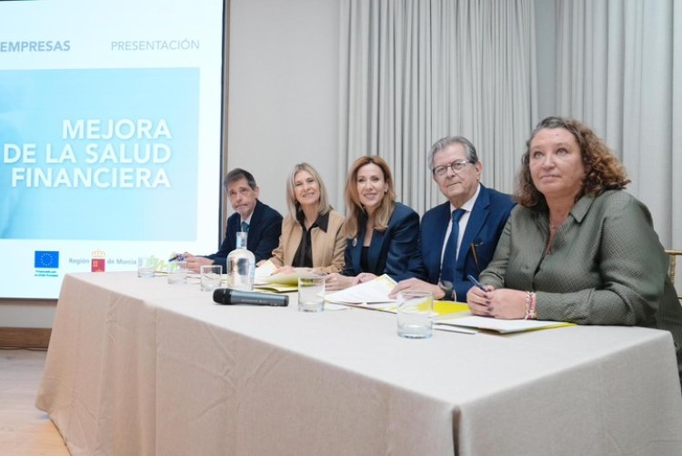 El Gobierno regional lanza el 'Cheque revitaliza' para ayudar a microempresas y autónomos a anticiparse y proteger su estabilidad financiera