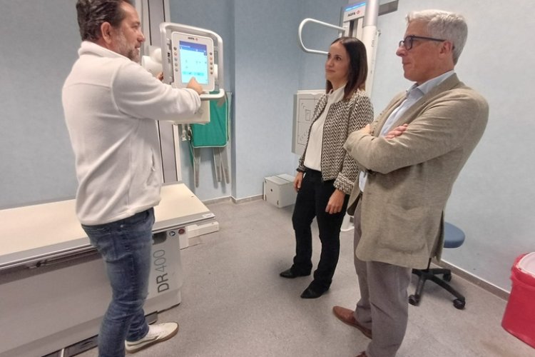 El centro de salud de Mazarrón cuenta con un equipo de radiología que evita el desplazamiento de pacientes al hospital