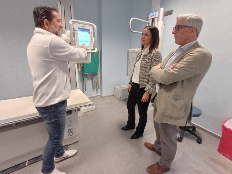 El centro de salud de Mazarrón cuenta con un equipo de radiología que evita el desplazamiento de pacientes al hospital