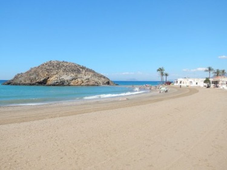 Mazarrón avanza en la recuperación de sus playas tras los temporales de 2026